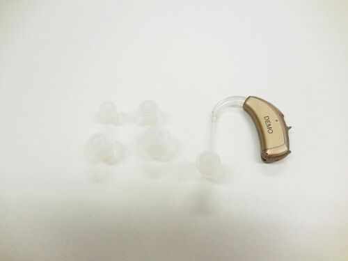 耳かけ形のイメージ図。ちょっと耳せんが見づらい……。
