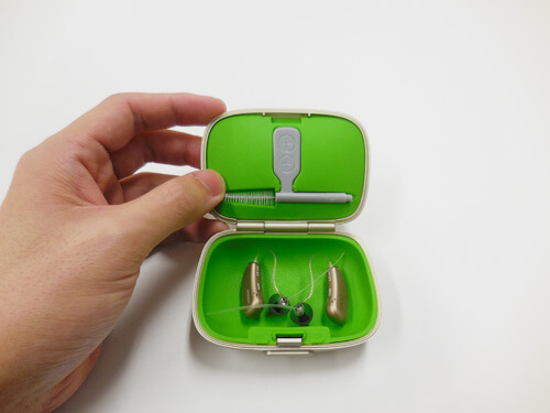 小さいサイズですが、補聴器はしっかり入る