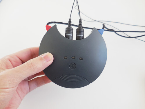 補聴器を繋ぐこの機器は、ノアリンクといいます。