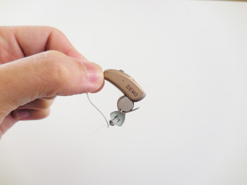 電池が入っているところを開いて取り替える
