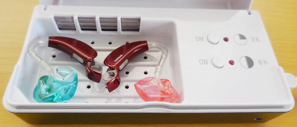 D-Dryの中の形状、そして補聴器を入れた状態