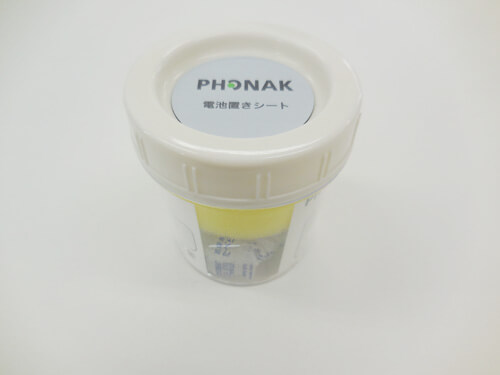 乾燥剤のみのタイプその②、シリカゲル。主に補聴器販売時についてくる事が多い
